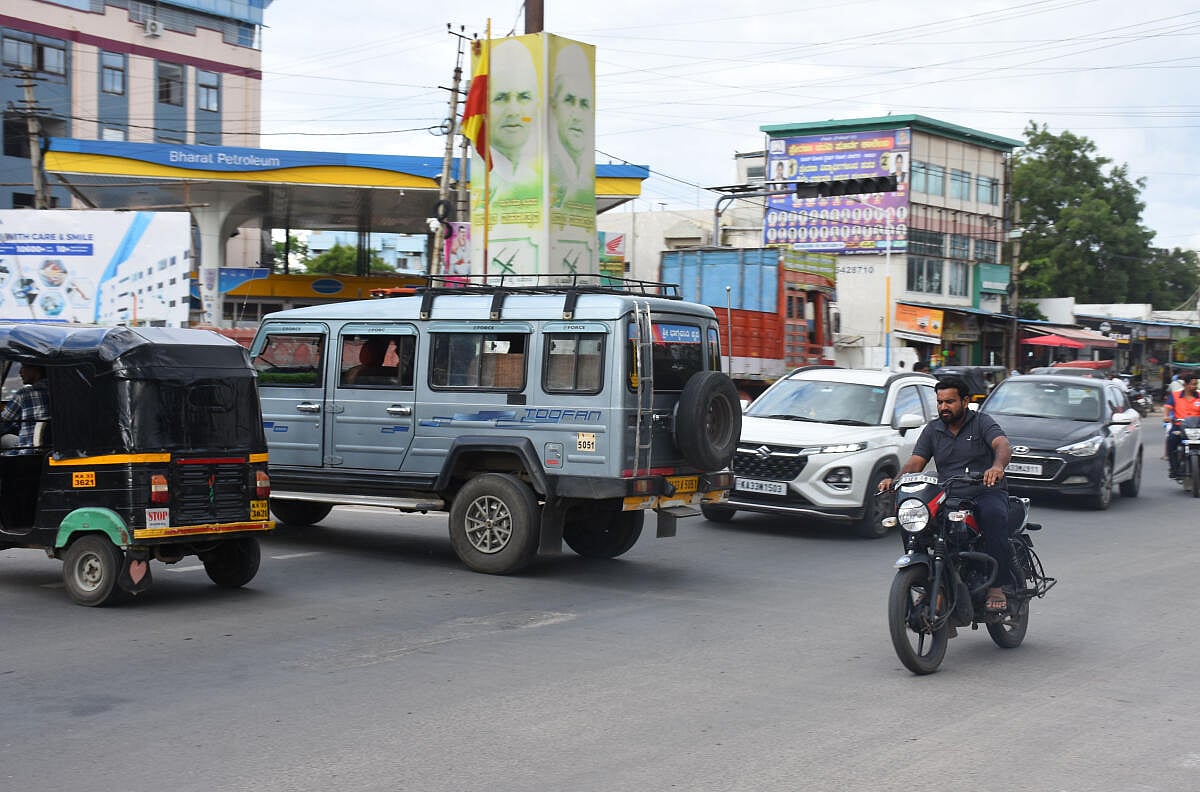 ಯಾದಗಿರಿ | ಕಣ್ಣು ಮುಚ್ಚಿದ ಟ್ರಾಫಿಕ್‌ ಸಿಗ್ನಲ್‌!