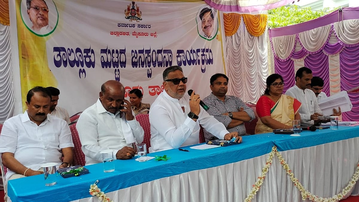 ಮೈಸೂರು: ಜಿಲ್ಲಾಡಳಿತ, ಪಾಲಿಕೆ ಅಧಿಕಾರಿಗಳ ಕಾರ್ಯವೈಖರಿಗೆ ಶಾಸಕ ತನ್ವೀರ್ ಗರಂ