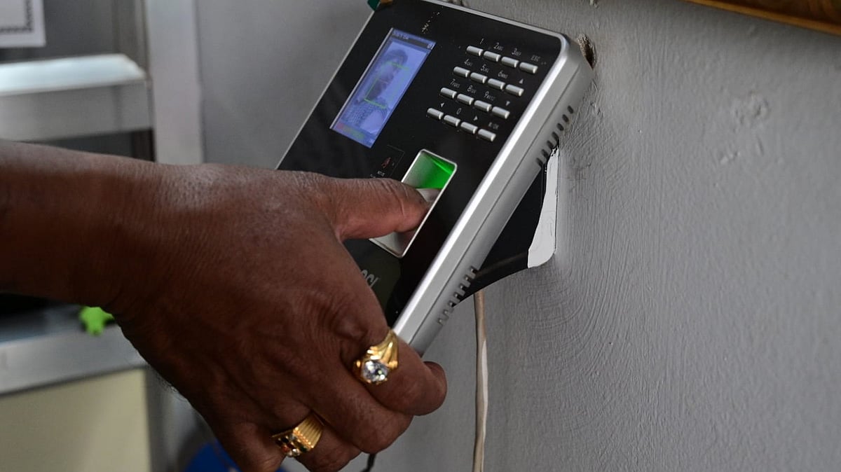 ಹುಬ್ಬಳ್ಳಿ | ಬಯೊಮೆಟ್ರಿಕ್‌: ಶಾಲೆಗಳಲ್ಲಿ ಆಗದ ಪಾಲನೆ