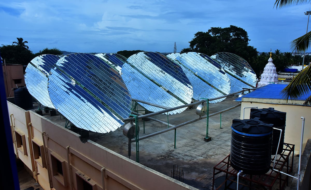 ಸಿದ್ಧಾರೂಢ ಮಠ | ದಾಸೋಹಕ್ಕೆ ಸೋಲಾರ್‌: ಕಟ್ಟಿಗೆ ಉಳಿತಾಯ