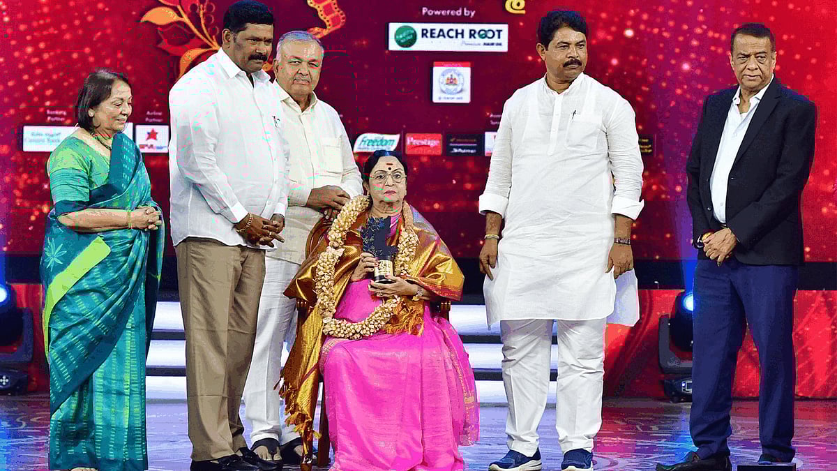 ಪ್ರಜಾವಾಣಿ ಕನ್ನಡ ಸಿನಿ ಸಮ್ಮಾನ–2: ತಾರೆಯರ ಸಮಾಗಮ, ಮೇಳೈಸಿದ ನೃತ್ಯ ಸಂಭ್ರಮ