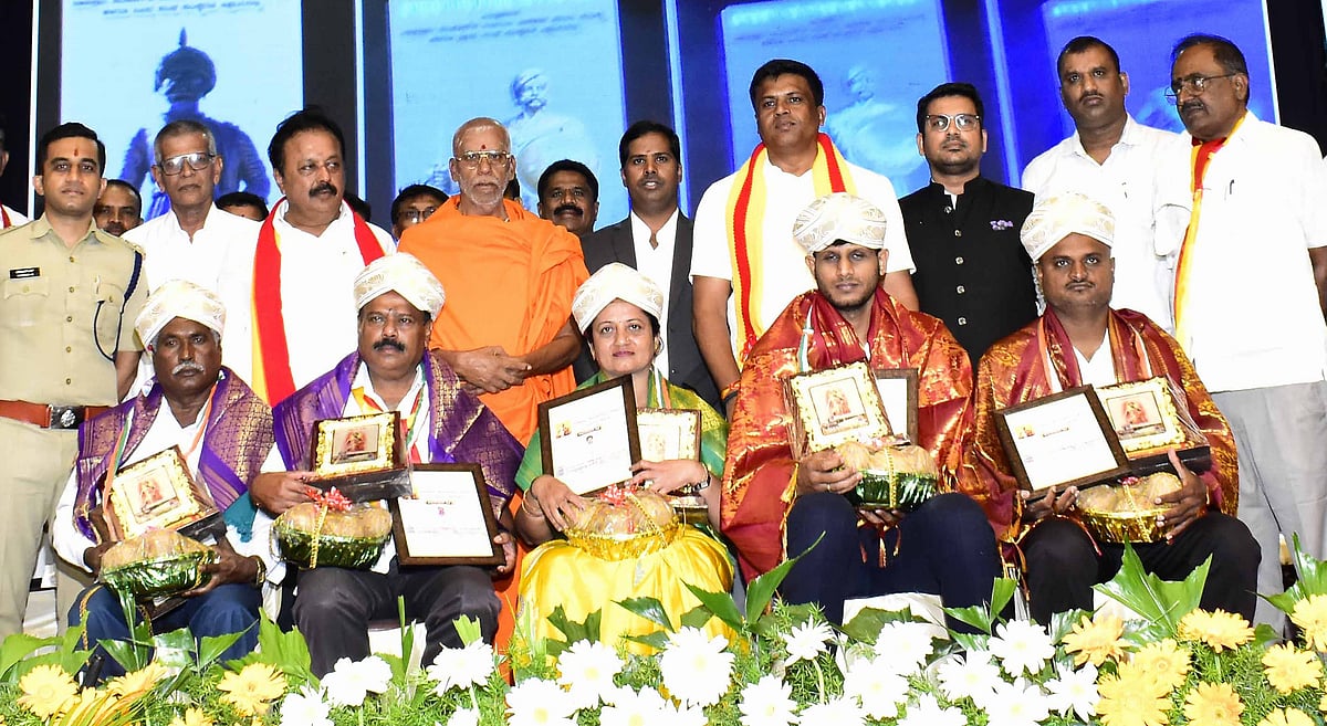 ಕೆಂಪೇಗೌಡ ನಿರ್ಮಿಸಿದ ಕೆರೆಗಳು ನಾಶ: ಸಾಹಿತಿ ತೈಲೂರು ವೆಂಕಟಕೃಷ್ಣ ಕಳವಳ