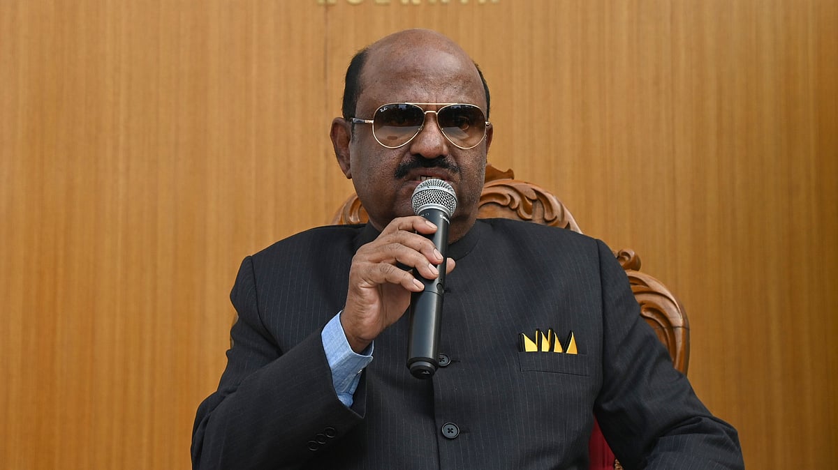 ರಾಜಭವನಕ್ಕೆ ನಿಯೋಜಿಸಿದ್ದ ಕೋಲ್ಕತ್ತ ಪೊಲೀಸರಿಗೆ ರಾಜ್ಯಪಾಲರ ಗೇಟ್‌ಪಾಸ್‌