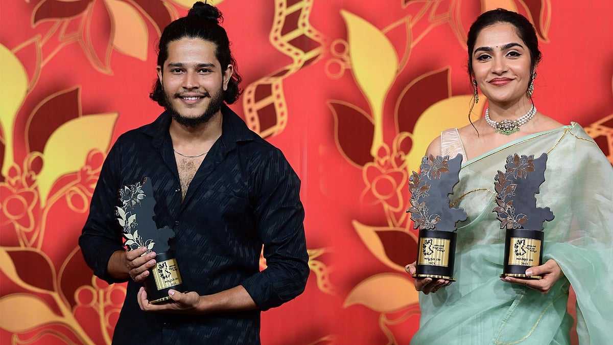 ಪ್ರಜಾವಾಣಿ ಕನ್ನಡ ಸಿನಿ ಸಮ್ಮಾನ-2 | ಶಿಶಿರ್ ಉತ್ತಮ ನಟ, ರುಕ್ಮಿಣಿ ಉತ್ತಮ ನಟಿ
