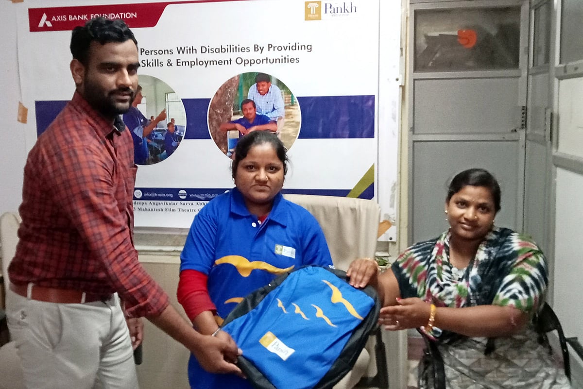 ಅಂಗವಿಕಲರಿಗೆ ಕಲಿಕಾ ಪರಿಕರ ಕಿಟ್‌ ವಿತರಣೆ