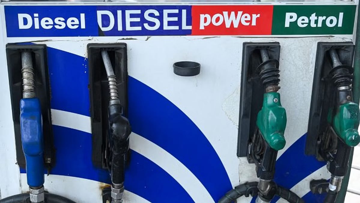 ತೆರಿಗೆ ಹೆಚ್ಚಿಸಿದ ಕರ್ನಾಟಕ ಸರ್ಕಾರ: ರಾಜ್ಯದಲ್ಲಿ ಪೆಟ್ರೋಲ್, ಡೀಸೆಲ್ ದರ ಏರಿಕೆ