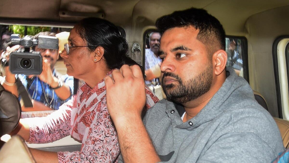 ಅತ್ಯಾಚಾರ ಪ್ರಕರಣ: ಮಾಜಿ ಸಂಸದ ಪ್ರಜ್ವಲ್‌ ರೇವಣ್ಣ ಕಾರಾಗೃಹಕ್ಕೆ ಸ್ಥಳಾಂತರ