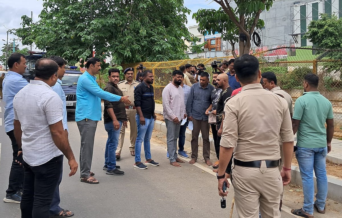 ಕೊಲೆ ಪ್ರಕರಣ: ದರ್ಶನ್ ಹೆಸರು ಬಾಯಿಬಿಡದಂತೆ  ₹30 ಲಕ್ಷ ಸುಪಾರಿ? 