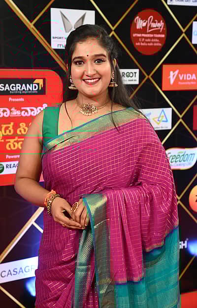 ಪ್ರಜಾವಾಣಿ ಕನ್ನಡ ಸಿನಿ ಸಮ್ಮಾನ 2ನೇ ಆವೃತ್ತಿಯ ಪ್ರಶಸ್ತಿ ಪ್ರದಾನ ಸಮಾರಂಭದ ರೆಡ್‌ ಕಾರ್ಪೆಟ್‌ನಲ್ಲಿ ನಟಿ ರೂಪಿಕಾ