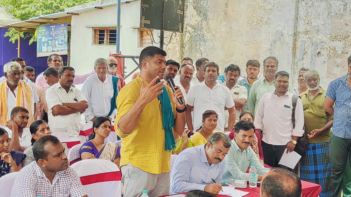 ಸರ್ಕಾರಿ ಸೇವೆಗಳು ಮನೆ ಬಾಗಿಲಿಗೆ ಕಾರ್ಯಕ್ರಮಕ್ಕೆ ದರ್ಶನ್ ಪುಟ್ಟಣ್ಣಯ್ಯ ಚಾಲನೆ