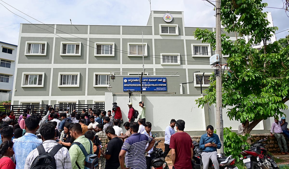 ನಟ ದರ್ಶನ್ ವೈದ್ಯಕೀಯ ಪರೀಕ್ಷೆ: ಬೌರಿಂಗ್‌ ಆಸ್ಪತ್ರೆ ಸುತ್ತಮುತ್ತ ಸಂಚಾರ ದಟ್ಟಣೆ 