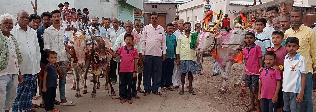 ಉಪ್ಪಿನಬೆಟಗೇರಿ: ಸಂಭ್ರಮದ ಕಾರ ಹುಣ್ಣಿಮೆ ಆಚರಣೆ