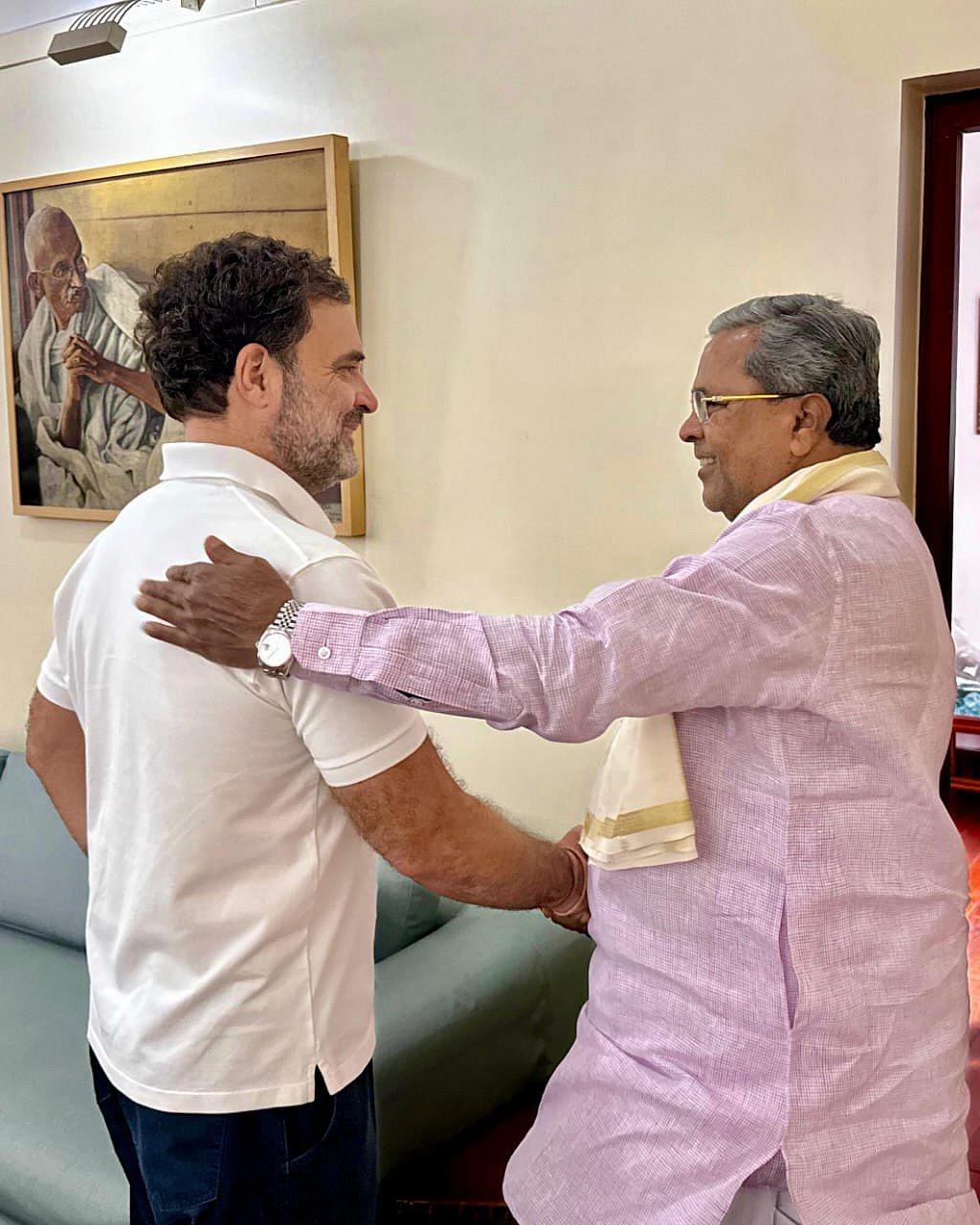 Parliament | ವಿರೋಧ ಪಕ್ಷದ ನಾಯಕ: ರಾಹುಲ್ ಅವರನ್ನು ಅಭಿನಂದಿಸಿದ ಸಿದ್ದರಾಮಯ್ಯ