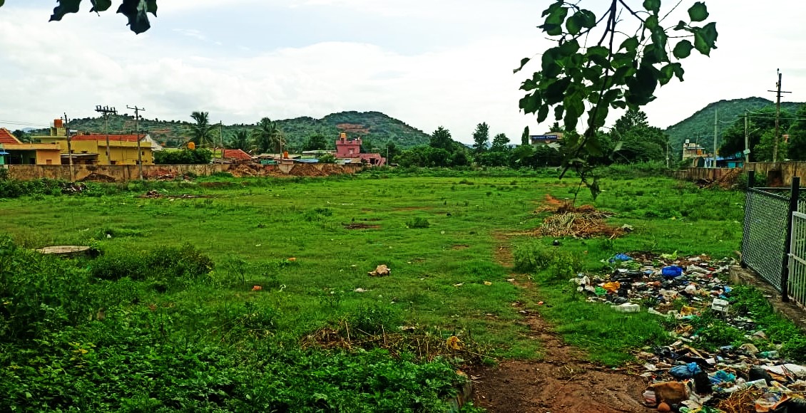 ಆಸ್ಪತ್ರೆ ಕಟ್ಟಡ ಕಟ್ಟಿ ಉಳಿದಿರುವ ಜಾಗ