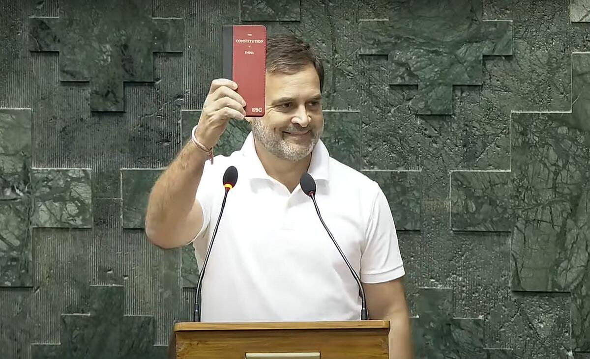 VIDEO | ಸಂವಿಧಾನದ ಪ್ರತಿ ಹಿಡಿದು ಪ್ರಮಾಣವಚನ ಸ್ವೀಕರಿಸಿದ ರಾಹುಲ್ ಗಾಂಧಿ