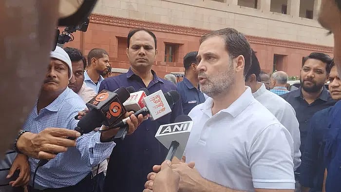 NEET ಅಕ್ರಮಗಳ ಕುರಿತು ಸಂಸತ್ತಿನಲ್ಲಿ ಚರ್ಚೆ ನಡೆಸಲಿ: ರಾಹುಲ್ ಗಾಂಧಿ ಆಗ್ರಹ