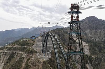 ಚೆನಾಬ್ ರೈಲು ಸೇತುವೆಯ ನಿರ್ಮಾಣ ಹಂತದ ಚಿತ್ರ