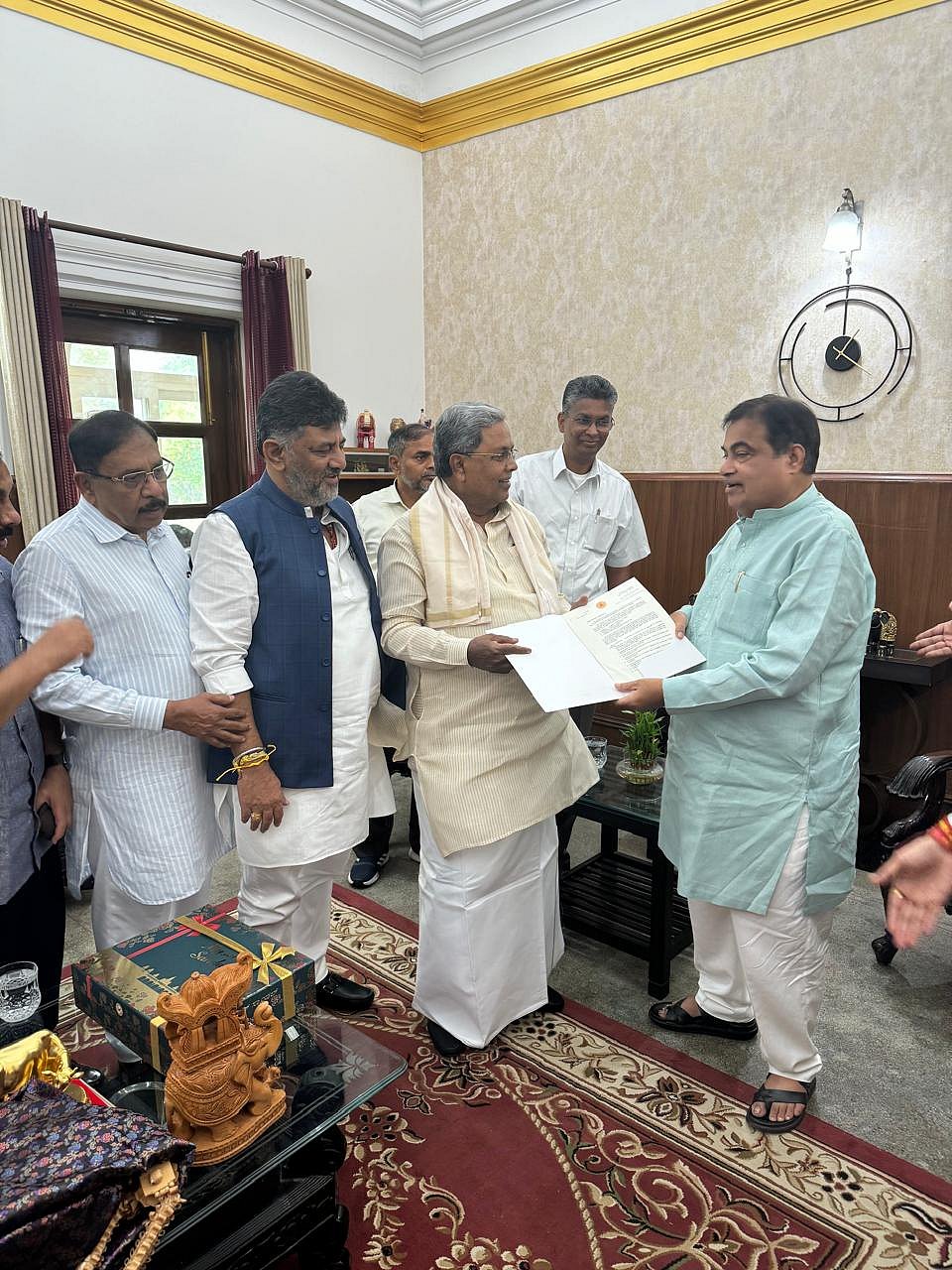 ಹೆದ್ದಾರಿಗೆ ₹24 ಸಾವಿರ ಕೋಟಿ ಅನುದಾನ: ಗಡ್ಕರಿಗೆ ಮನವಿ