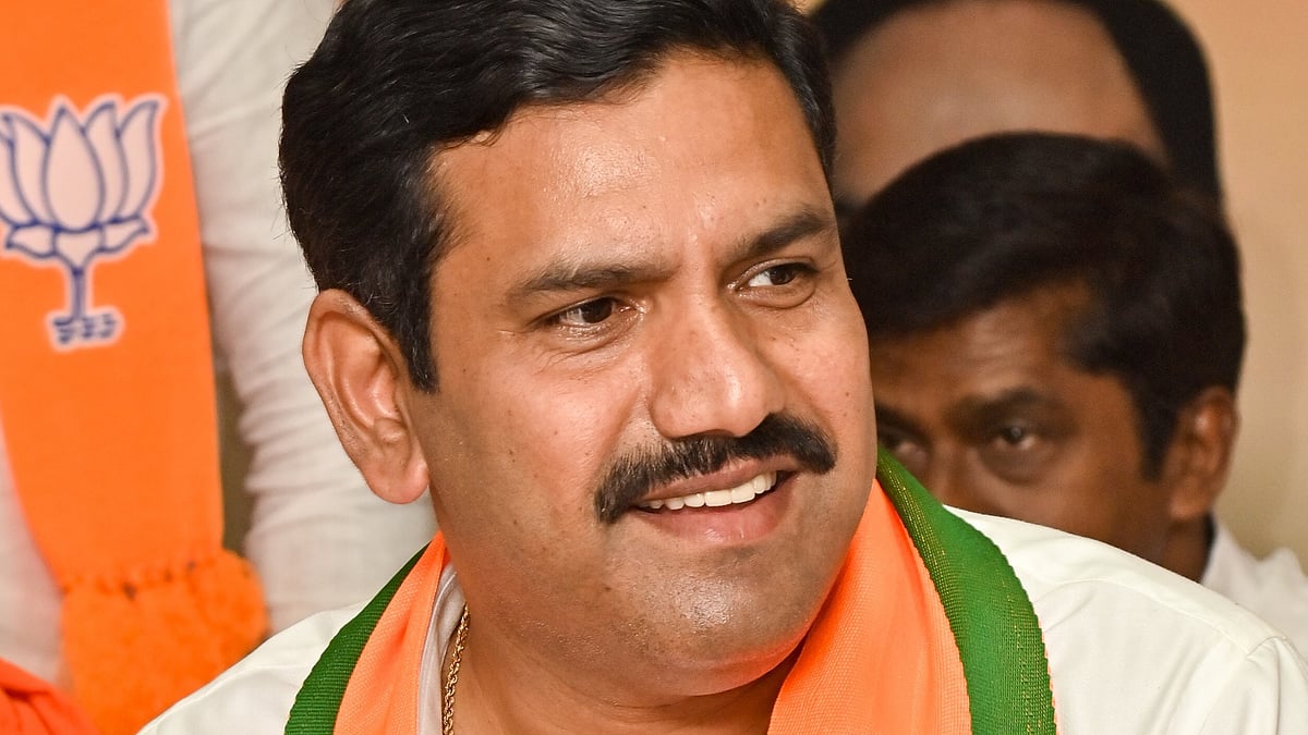 ಸಿಎಂ–ಡಿಸಿಎಂ ಹುದ್ದೆಗಾಗಿ ಹಾದಿ ಬೀದಿ ಹೊಡೆದಾಟ: ವಿಜಯೇಂದ್ರ 