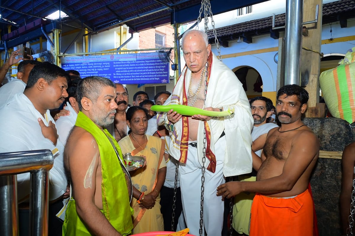 ಕುಕ್ಕೆ ಸುಬ್ರಹ್ಮಣ್ಯ: ನಾಣ್ಯಗಳಿಂದ ತುಲಾಭಾರ ಸೇವೆ ಸಲ್ಲಿಸಿದ ಬಿ.ಎಸ್‌.ಯಡಿಯೂರಪ್ಪ