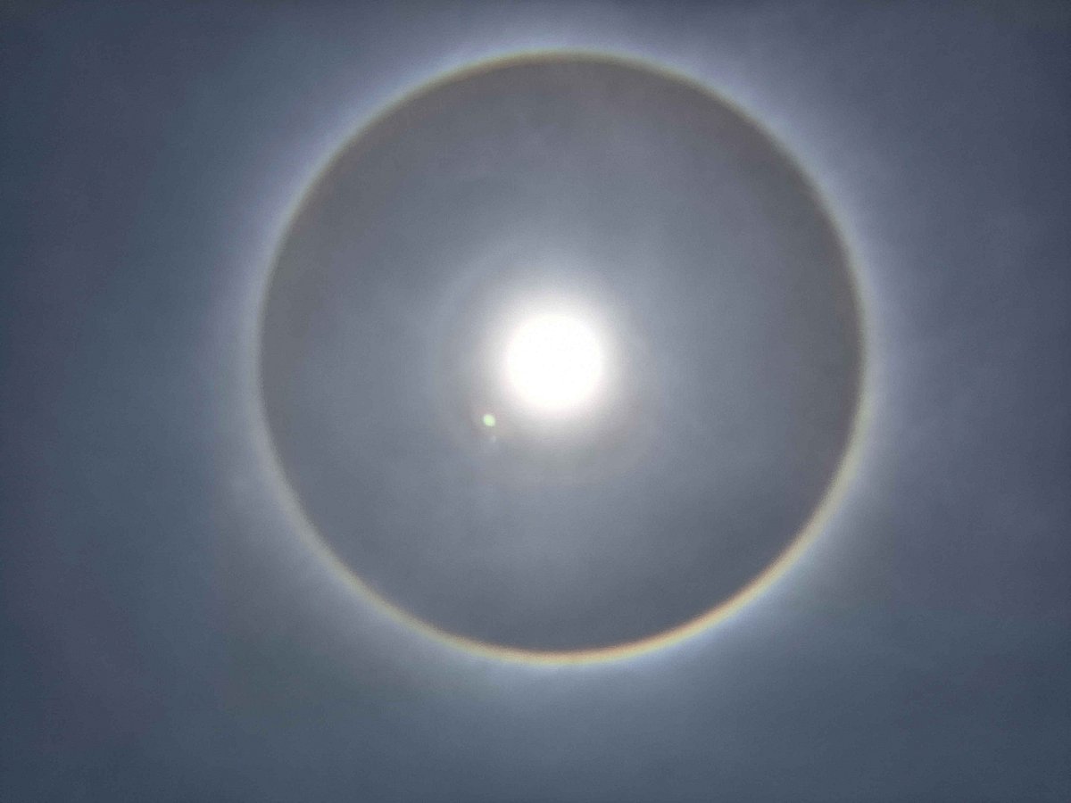 ತಿಕೋಟಾ: ಸೂರ್ಯನ ಸುತ್ತುವರಿದ ಉಂಗುರಾಕಾರ ವಿಸ್ಮಯ