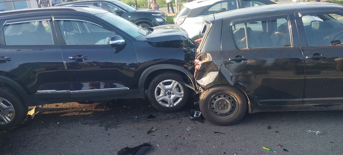 ಮೈಸೂರು–ಬೆಂಗಳೂರು ಹೆದ್ದಾರಿಯಲ್ಲಿ ಸರಣಿ ಅಪಘಾತ: 7 ಕಾರು ಜಖಂ