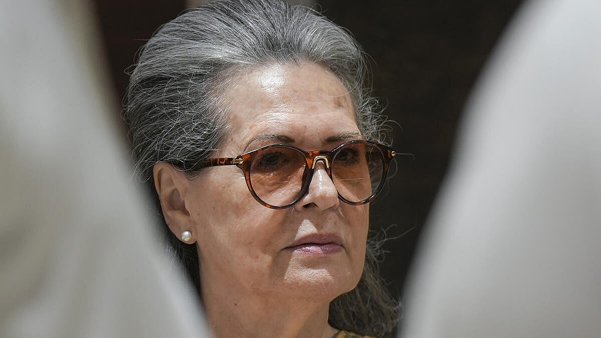 ಸಾಮೂಹಿಕವಾಗಿ ಪಕ್ಷ ಸಂಘಟನೆ ಮಾಡೋಣ: ಸೋನಿಯಾ ಗಾಂಧಿ