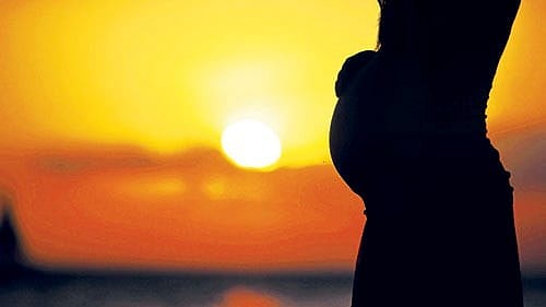 ಬಾಡಿಗೆ ತಾಯ್ತನದ ಮೂಲಕ ಮಗು ಪಡೆಯುವ ಮಹಿಳಾ ಉದ್ಯೋಗಿಗೆ 6 ತಿಂಗಳು ಮಾತೃತ್ವ ರಜೆ