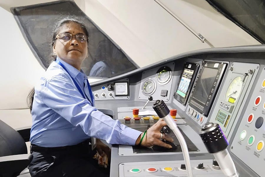 ಮೋದಿ ಪ್ರಮಾಣ ವಚನ ಸಮಾರಂಭದಲ್ಲಿ ಭಾಗಿಯಾಗಲಿರುವ ಏಷ್ಯಾದ ಮೊದಲ ಲೋಕೋ ಪೈಲಟ್ ಸುರೇಖಾ