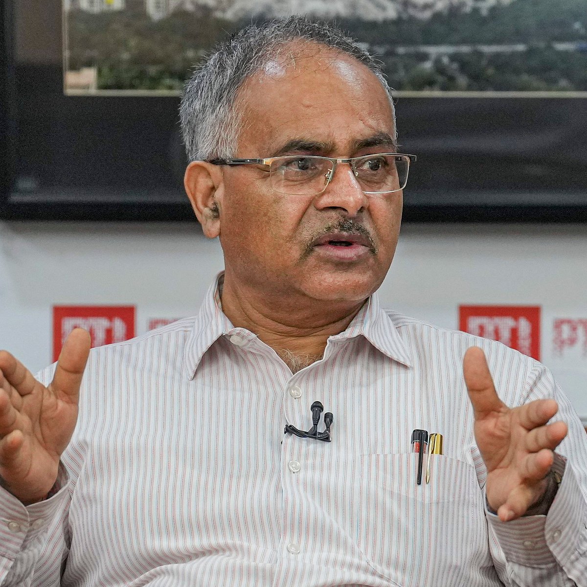 ಪೋಷಕರಿಗೆ ಇಂಗ್ಲಿಷ್ ಮಾಧ್ಯಮದ ವ್ಯಾಮೋಹ ಆತ್ಮಾಹುತಿಗೆ ಸಮ: NCERT ನಿರ್ದೇಶಕ