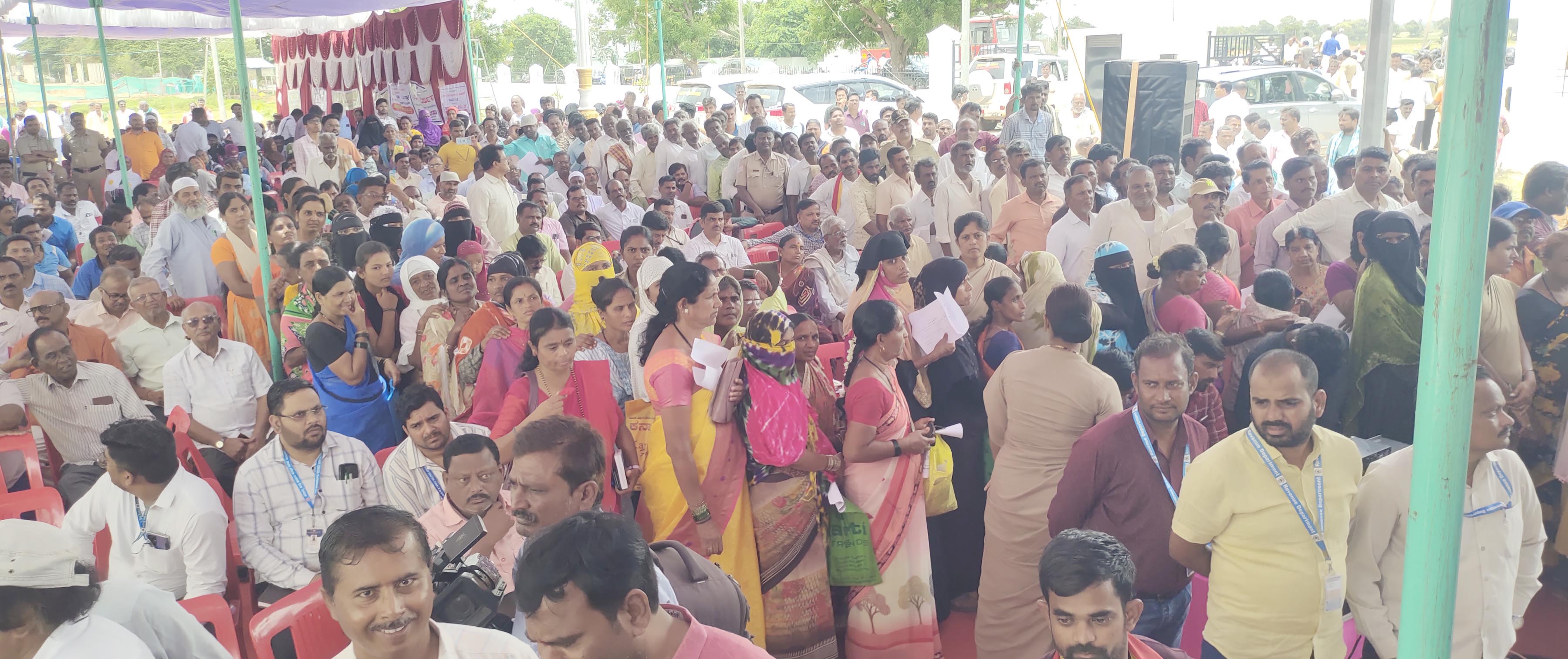 ಜನಸ್ಪಂದನದಲ್ಲಿ ಭಾಗವಹಿಸಿದ್ದ ಸಾರ್ವಜನಿಕರು