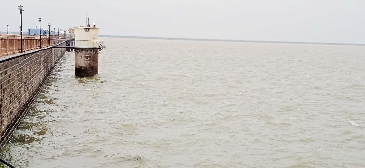 ಯಾದಗಿರಿ | ಬಸವಸಾಗರ ಜಲಾಶಯ: ಜೀವನದಿಯ ಡ್ಯಾಂಗೆ ಬೇಕು ‘ಜೀವಕಳೆ’