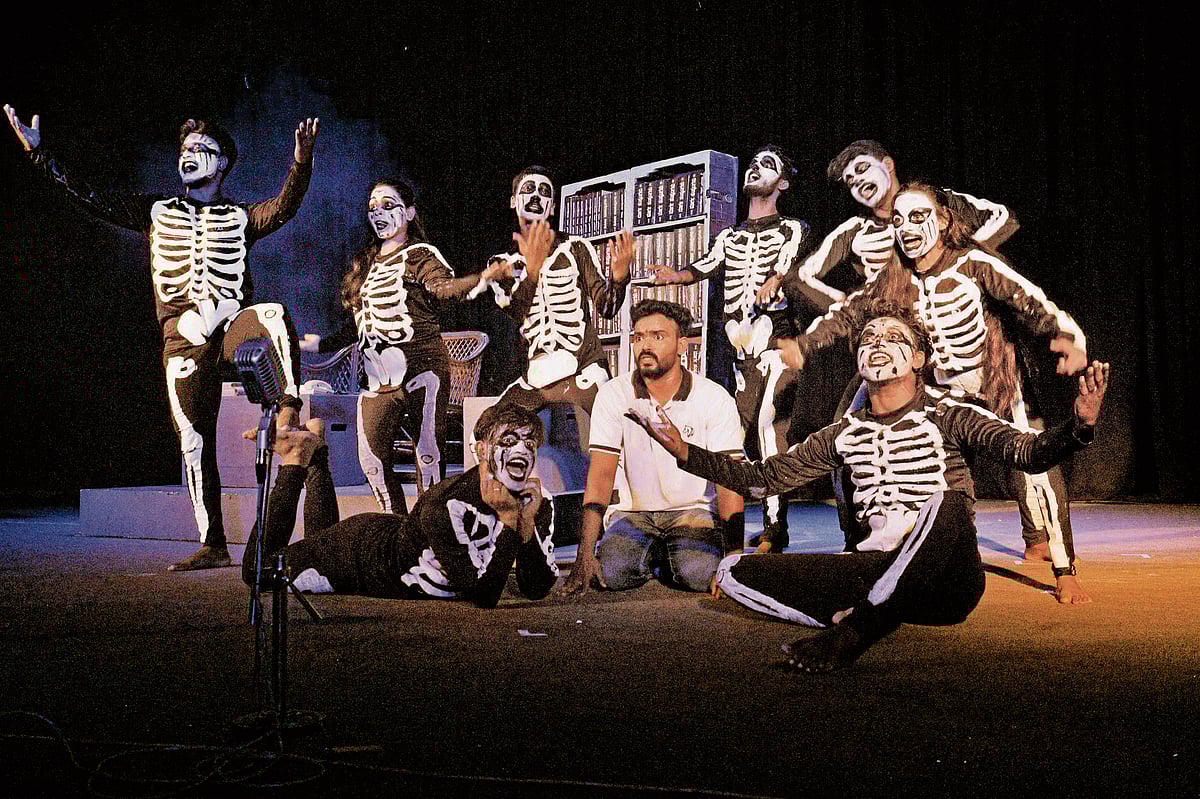 ರಂಗಭೂಮಿ: ಸಮಕಾಲೀನ ತಲ್ಲಣದ ರಕ್ತ ವಿಲಾಪ