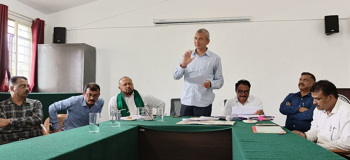 ಕಾಡಾನೆಗಳಿಗೆ ರೇಡಿಯೋ ಕಾಲರ್ ಅಳವಡಿಸಲು ಆಗ್ರಹ