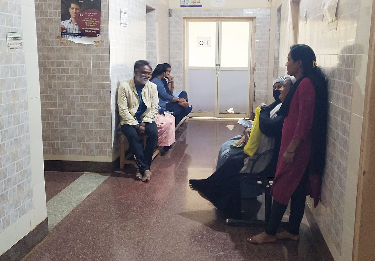 ತಿಳವಳ್ಳಿ: ಆರೋಗ್ಯ ಕೇಂದ್ರದಲ್ಲಿ ಸಿಬ್ಬಂದಿ ಕೊರತೆ, ಗುಣಮಟ್ಟದ ಚಿಕಿತ್ಸೆ ಮರೀಚಿಕೆ