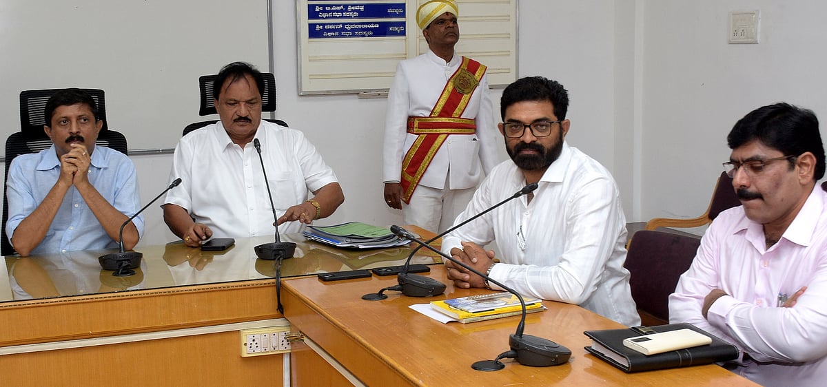 ಮುಡಾ ‘ಅಕ್ರಮ’; ಅಧಿಕಾರಿಗಳ ವರ್ಗಾವಣೆ