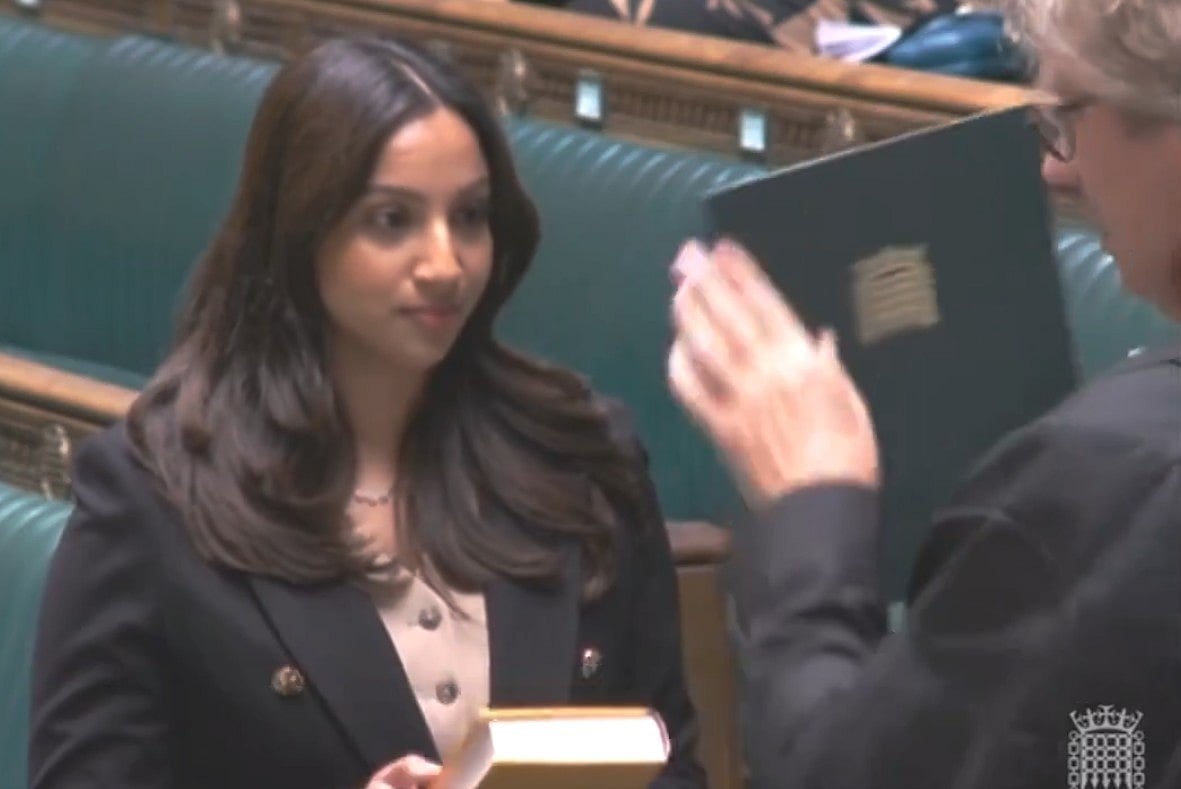 Britain | ಭಗವದ್ಗೀತೆ ಹೆಸರಲ್ಲಿ ಪ್ರಮಾಣ ಸ್ವೀಕರಿಸಿದ ಭಾರತ ಮೂಲದ ಶಿವಾನಿ ರಾಜಾ