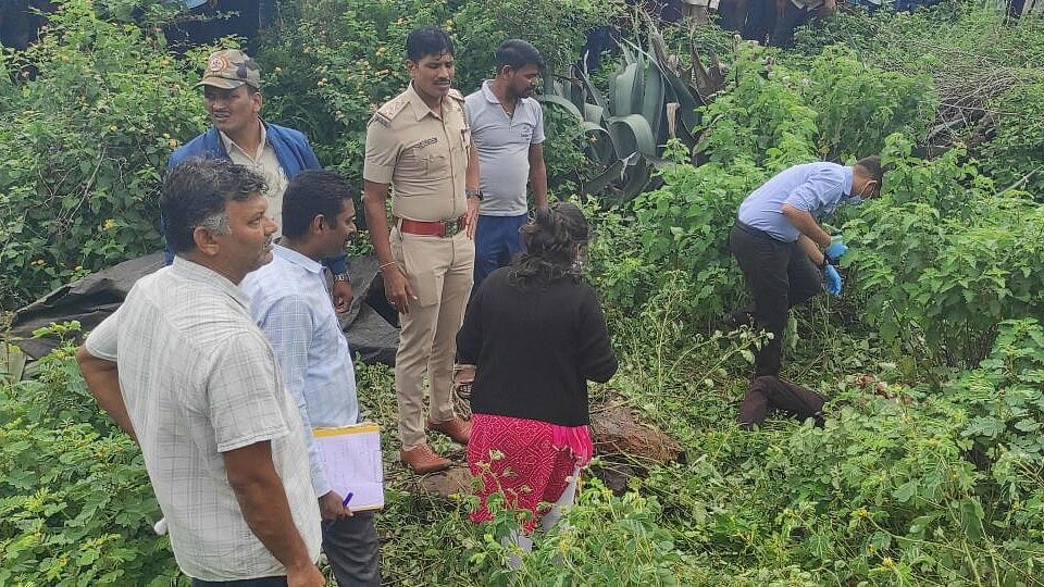 ಬೆಳಗಾವಿ | ಅಕ್ರಮ ಸಂಬಂಧ ಶಂಕೆ: ಯುವಕನ ಕೊಲೆ