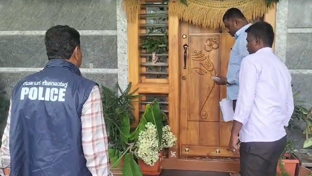 ತೋಟಗಾರಿಕೆ ಇಲಾಖೆ ಉಪನಿರ್ದೇಶಕ, ಗ್ರಾ.ಪಂ ಅಧ್ಯಕ್ಷನ ಮನೆಯ ಮೇಲೆ ಲೋಕಾಯುಕ್ತ ದಾಳಿ