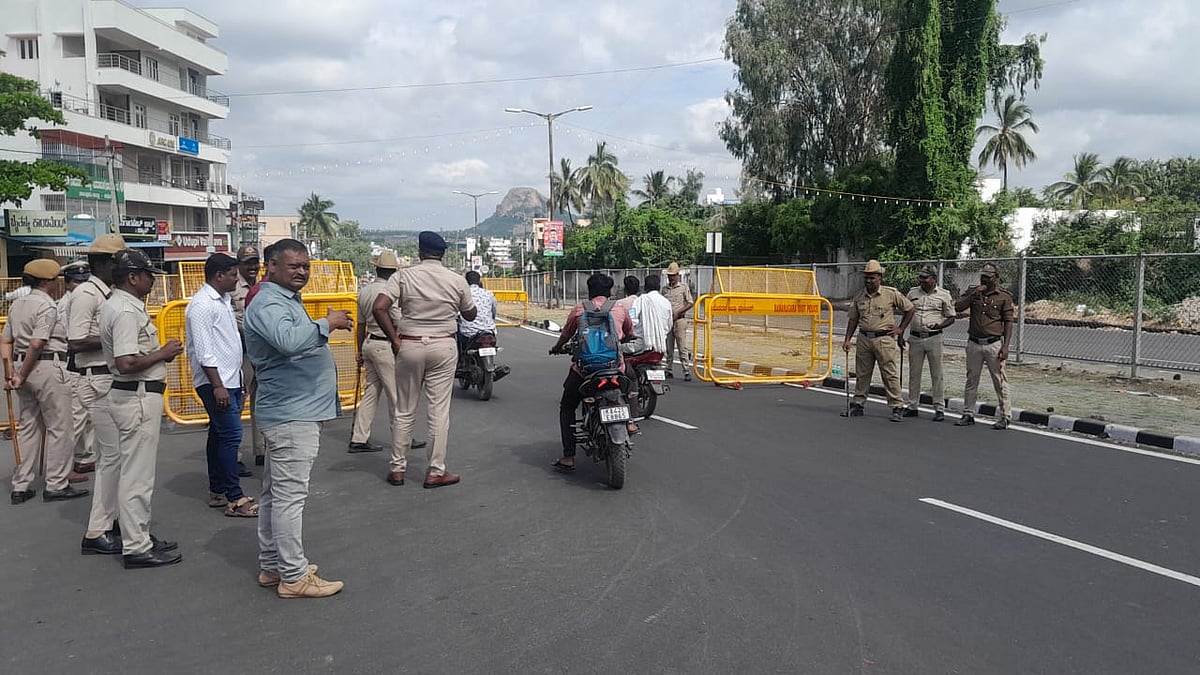 ಮುಡಾ ಹಗರಣ: ಪ್ರತಿಭಟಿಸಲು ಮೈಸೂರಿಗೆ ಹೊರಟಿದ್ದ bjp ಕಾರ್ಯಕರ್ತರು ಪೊಲೀಸ್ ವಶಕ್ಕೆ