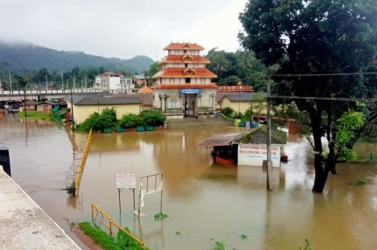 ಕೊಡಗು |  ಜಲರಾಶಿಯ ನಡುವೆ ದೇವಾಲಯಗಳು