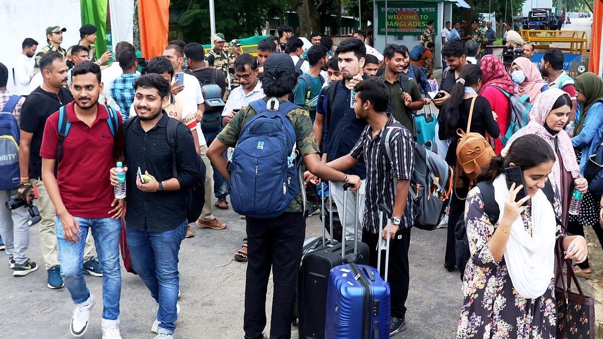 ಬಾಂಗ್ಲಾದಲ್ಲಿ ಹಿಂಸಾಚಾರ: ಮೇಘಾಲಯದ ಮೂಲಕ ಭಾರತ ತಲುಪಿದ 284 ನಾಗರಿಕರು