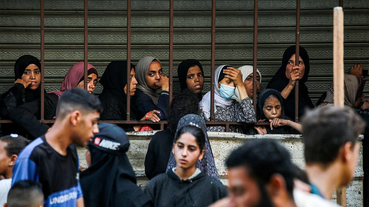 ದಕ್ಷಿಣ ಗಾಜಾದಲ್ಲಿ ಇಸ್ರೇಲ್ ದಾಳಿ ತೀವ್ರ: ವಲಸೆ ಹೊರಟ ಸಾವಿರಾರು ಜನರು