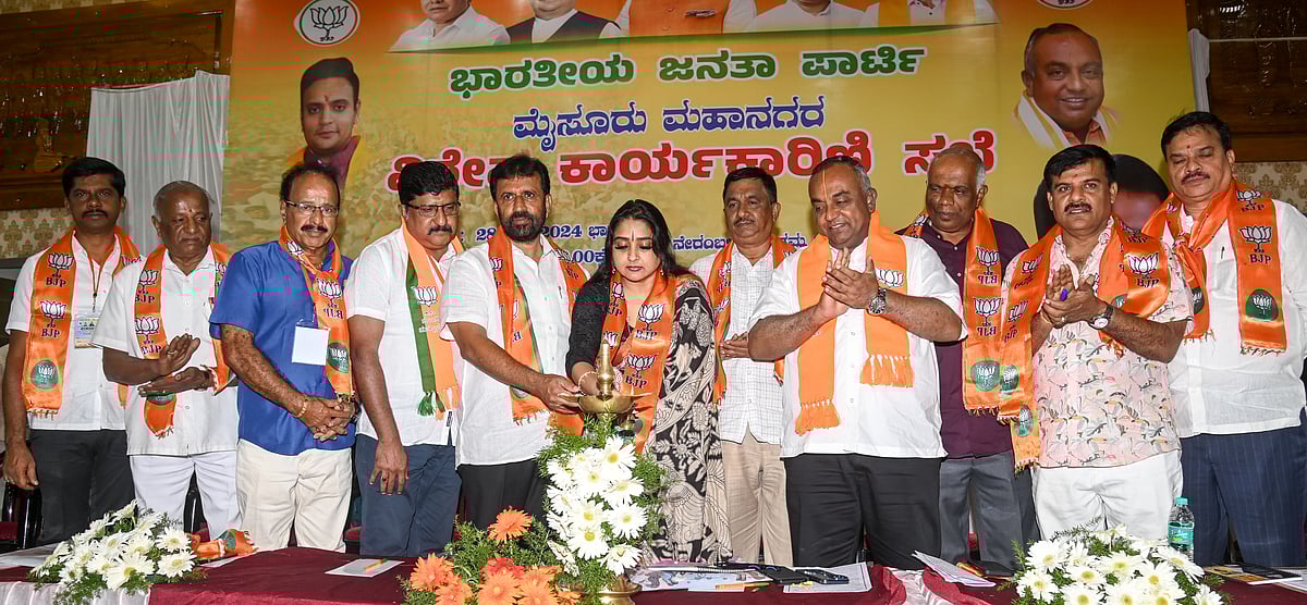 ಸಿದ್ದರಾಮಯ್ಯ ಅವರನ್ನು ಅಧಿಕಾರದಿಂದಿಳಿಸಲು ಹೋರಾಟ: ಮಾಳವಿಕಾ ಅವಿನಾಶ್