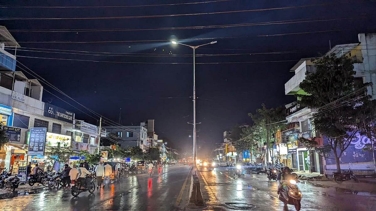 ಚಾಮರಾಜನಗರ | ಉರಿಯದ ಬೀದಿ ದೀಪ; ಕವಿದಿದೆ ಕತ್ತಲ ಕೂಪ