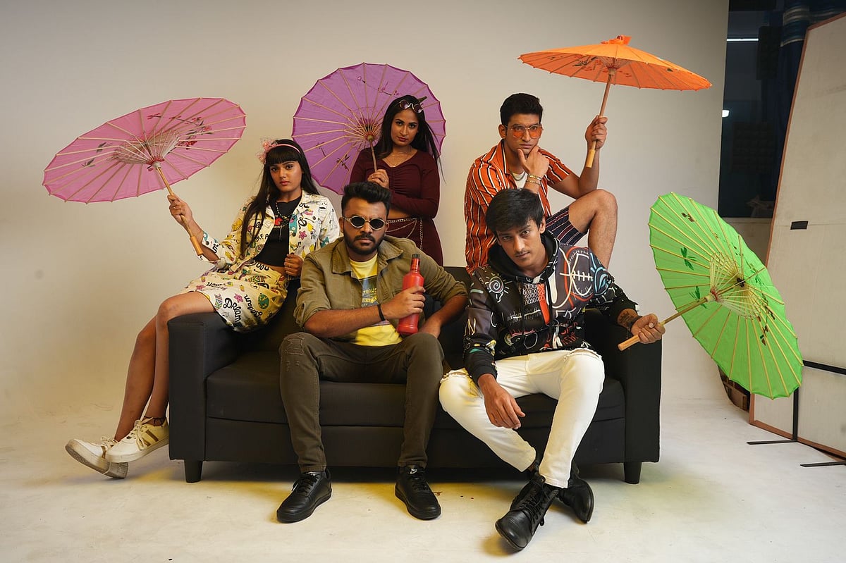 ದುಬೈಗೆ ಹಾರಿದ ವಿದ್ಯಾರ್ಥಿ ವಿದ್ಯಾರ್ಥಿನಿಯರು! 