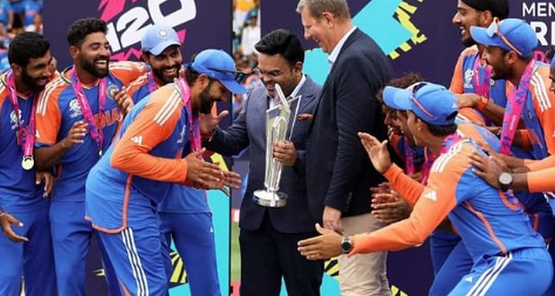 ಟ್ರೋಫಿ ಎತ್ತುವಾಗ ವಿಭಿನ್ನ ಹೆಜ್ಜೆ ಹಾಕಲು ರೋಹಿತ್‌ಗೆ ಹೇಳಿಕೊಟ್ಟಿದ್ದು ಯಾರು?