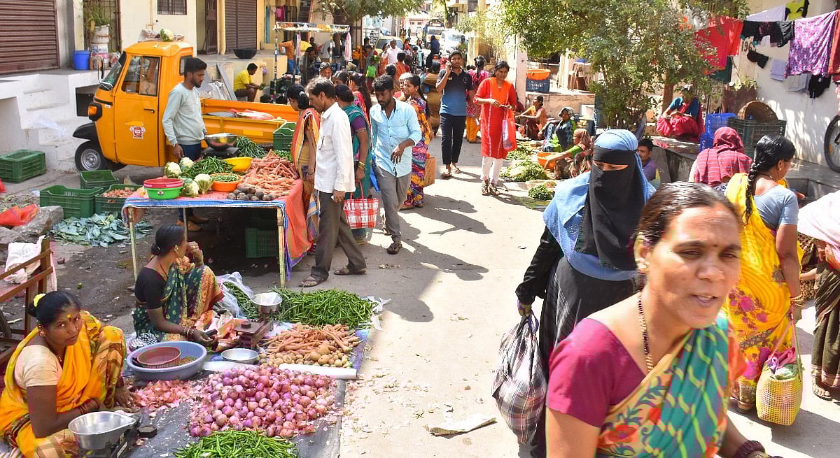 ಇಳಕಲ್: ಬಗೆಹರಿಯದ ಮಾರುಕಟ್ಟೆ ಸಮಸ್ಯೆ; ಸಾರ್ವಜನಿಕರಿಗೆ ತೊಂದರೆ