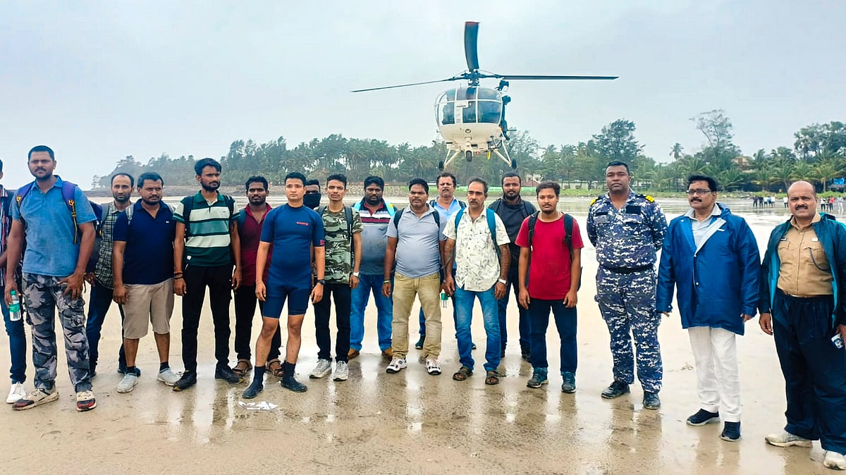 ಸರಕು ಸಾಗಣೆ ಹಡಗಿನಲ್ಲಿದ್ದ 14 ಸಿಬ್ಬಂದಿ ರಕ್ಷಣೆ