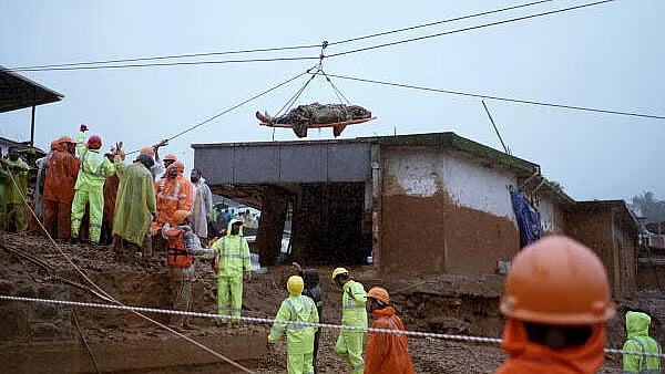 ವಯನಾಡು ಭೂಕುಸಿತ: 150 ಮಂದಿ ಸಾವು; ಮೃತರ ಸಂಖ್ಯೆ ಮತ್ತಷ್ಟು ಹೆಚ್ಚಾಗುವ ಭೀತಿ